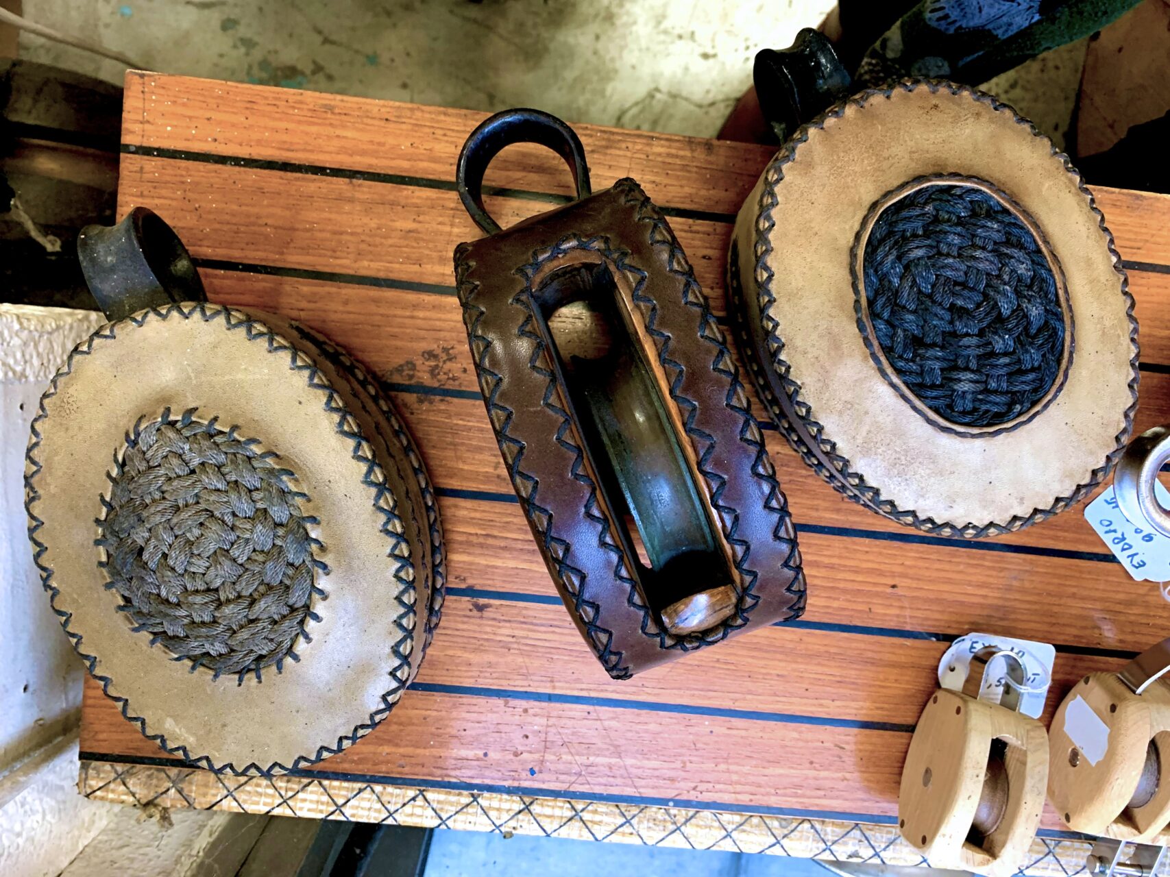 poulie bois fabrication artisanale marine artisan nautique